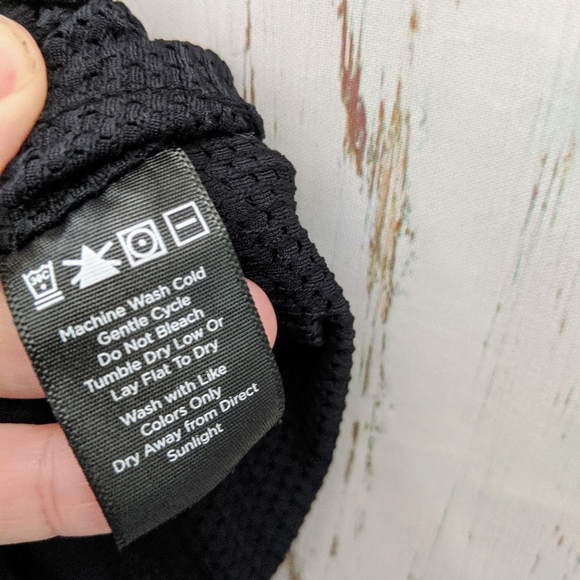 3/$20 Alala All Star Vest in Black - Picture 10 of 15